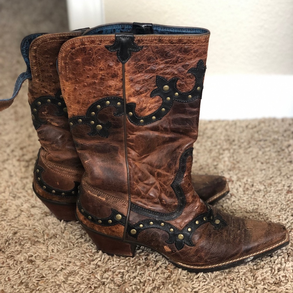 Ariat boots.